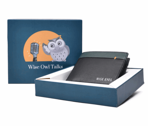 Modern Bifold with Contrast Detail